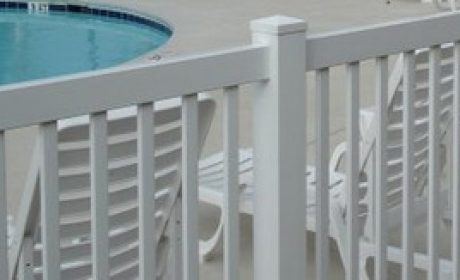 closed top vinyl fence